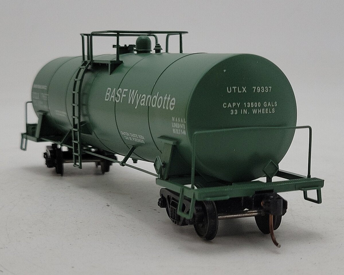 American Models 508 S Scale BASF Wyandotte Single Dome Tank Car #79337 LN/Box