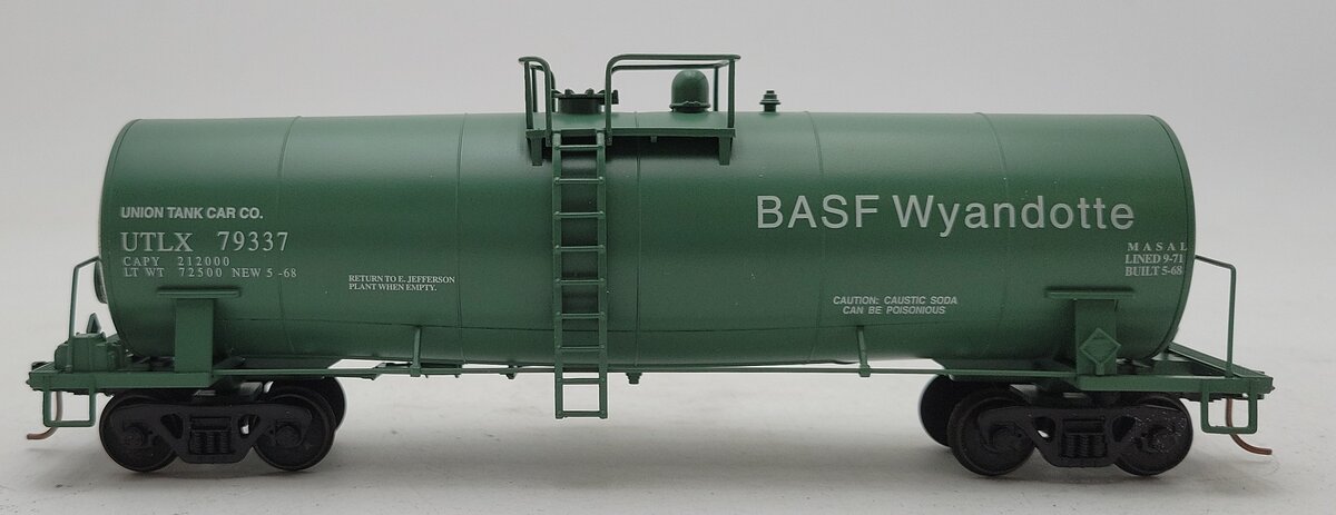 American Models 508 S Scale BASF Wyandotte Single Dome Tank Car #79337 LN/Box