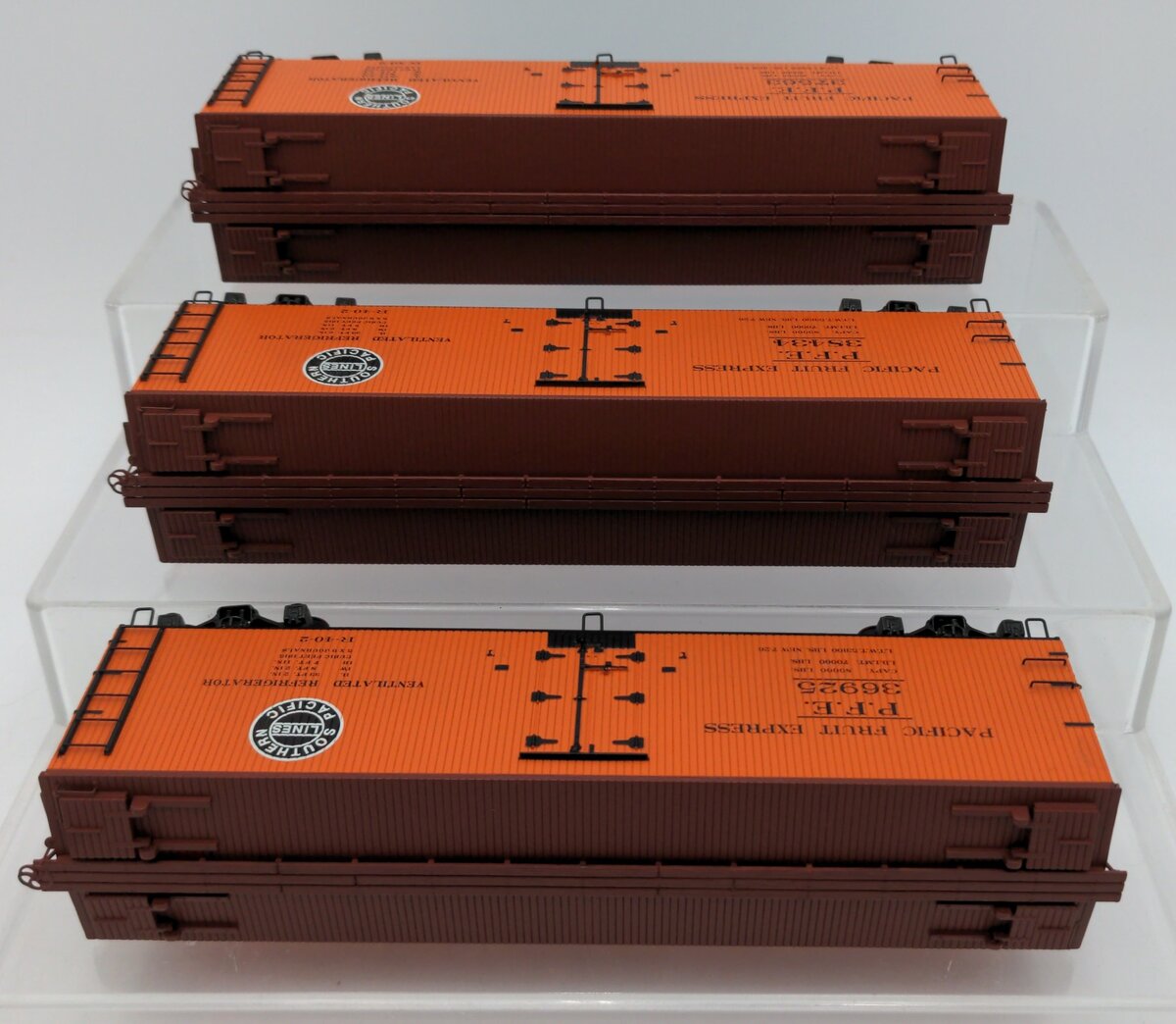 S-Helper 00682 S-Scale Pacific Fruit Express (PFE) Orange Reefer 3-Car Set #1 LN/Box