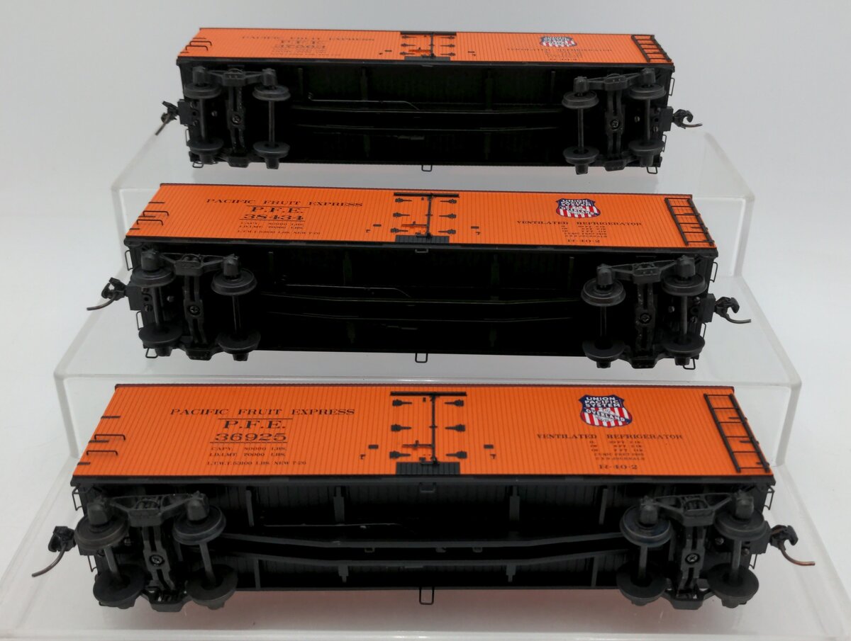 S-Helper 00682 S-Scale Pacific Fruit Express (PFE) Orange Reefer 3-Car Set #1 LN/Box