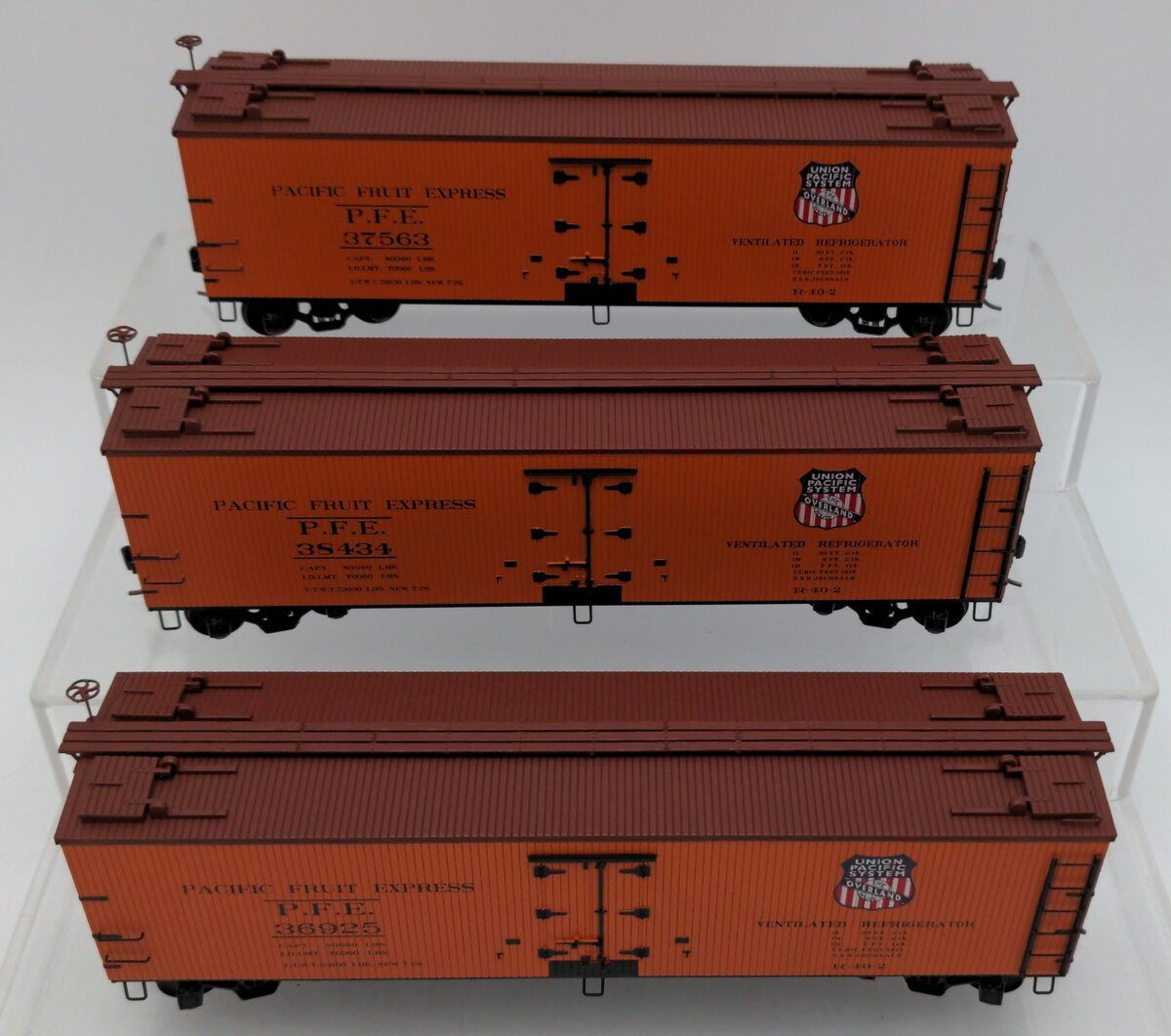 S-Helper 00682 S-Scale Pacific Fruit Express (PFE) Orange Reefer 3-Car Set #1 LN/Box