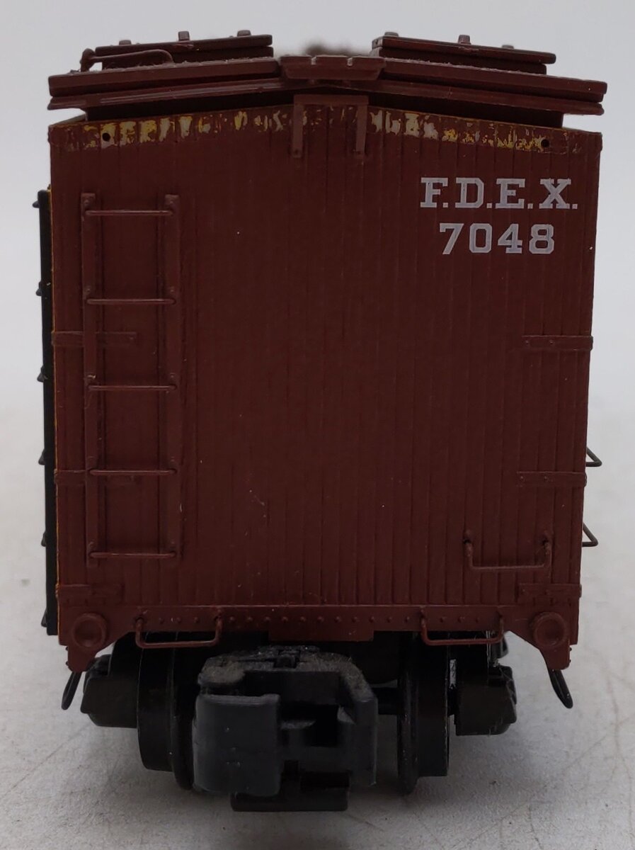 S-Helper Service 01015 S Scale FGEX Reefer Car #7048 (Hi-Rail)/Box
