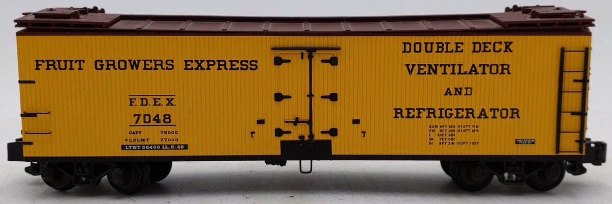 S-Helper Service 01015 S Scale FGEX Reefer Car #7048 (Hi-Rail)/Box