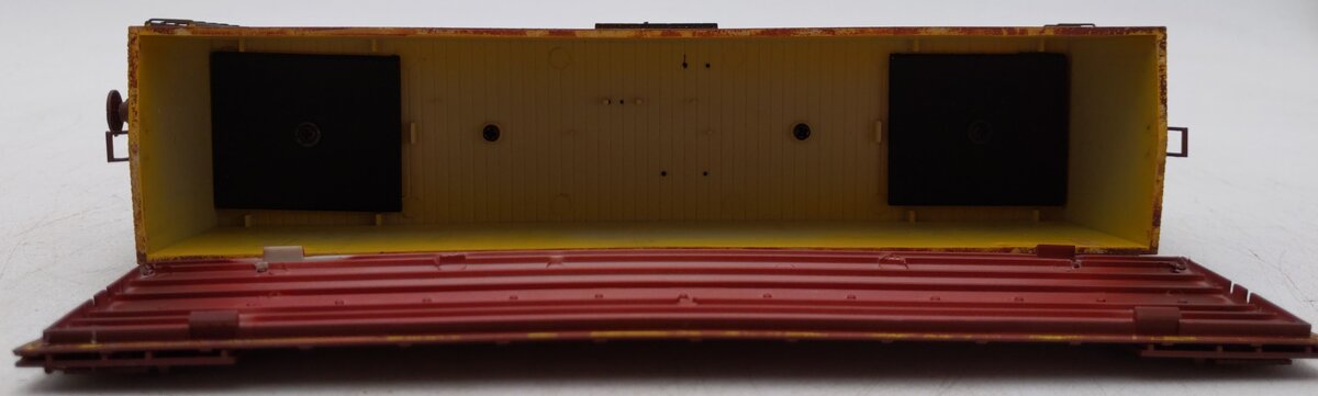 S-Helper Service 01015 S Scale FGEX Reefer Car #7048 (Hi-Rail)/Box