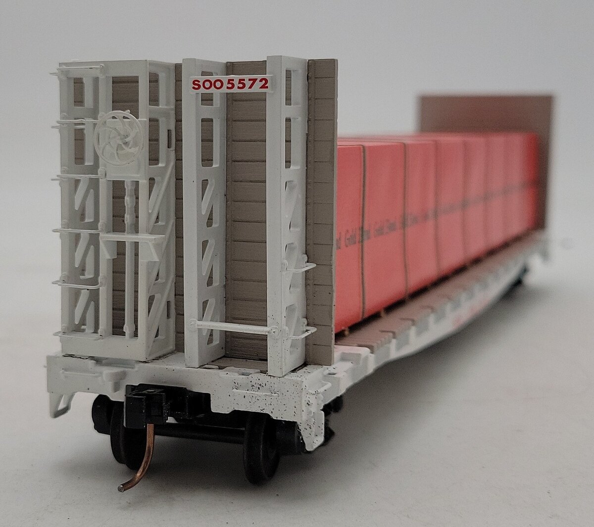 S-Helper 00335 S Gauge SOO Line Bulkhead Flatcar w/ Gold Bond Load #5572 LN/Box