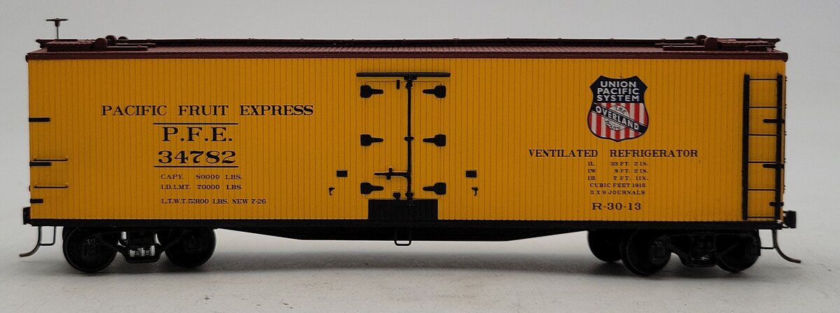 S-Helper 00499 S Scale Southern Pacific PFE Reefer Car #34782 LN/Box