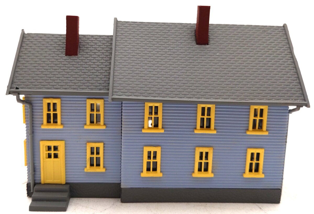 Model Power 2560 N Scale Jordan's House Buil Up Lighted W2 Hand Painted Figures LN/Box