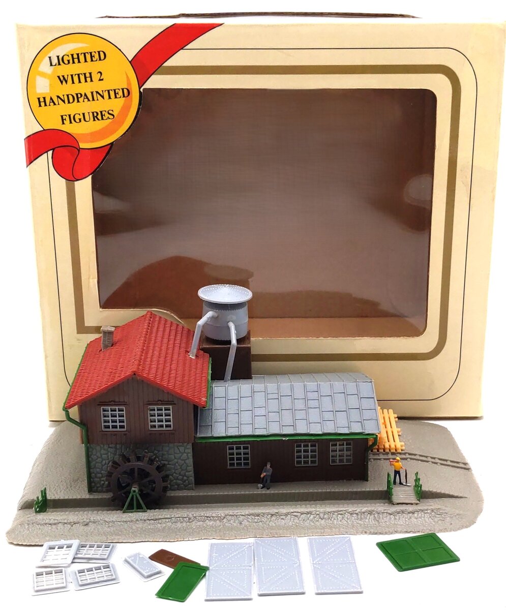 Model Power 2567 N Scale Saw Mill Built Up Lighted W/-2 Handpainted Figures EX/Box