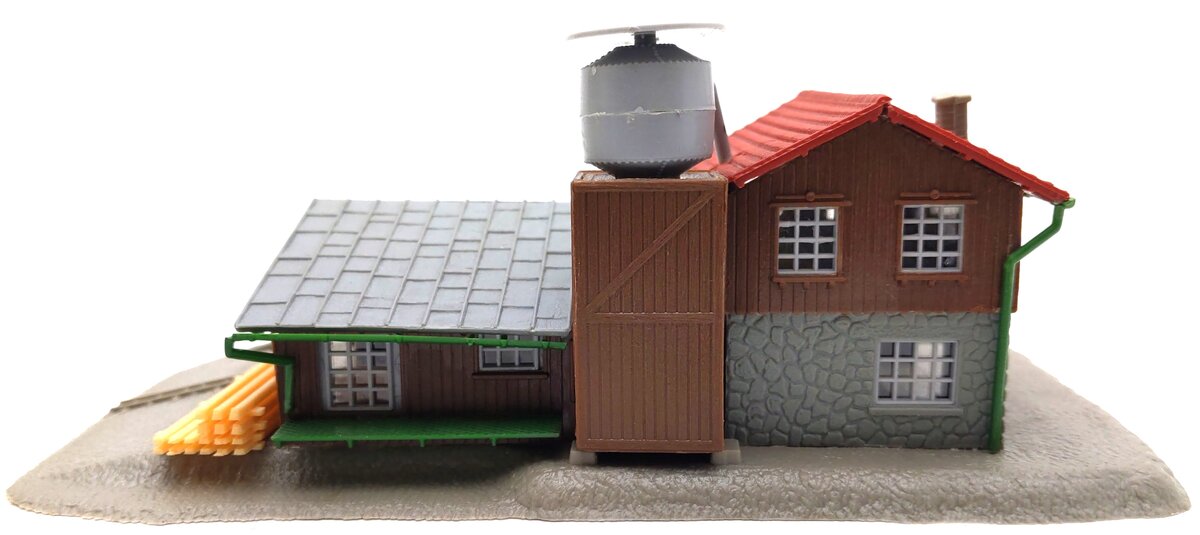 Model Power 2567 N Scale Saw Mill Built Up Lighted W/-2 Handpainted Figures EX/Box