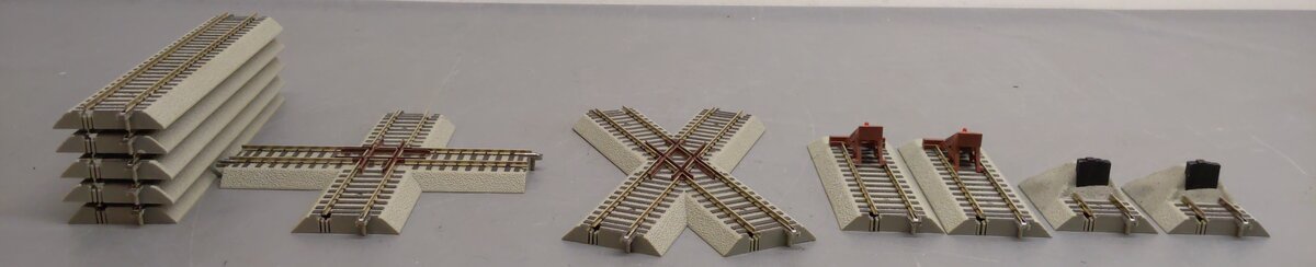 American Flyer S Scale Assorted FasTrack-Crossovers, Bumpers, & Straight [9] EX
