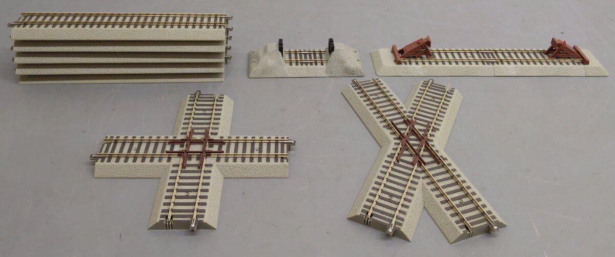 American Flyer S Scale Assorted FasTrack-Crossovers, Bumpers, & Straight [9] EX