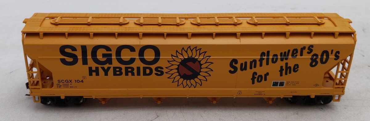 Athearn 72307 HO Scale Sigco Hybrids ACF Centerflow Hopper #104