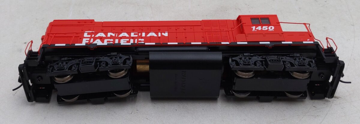 Walthers 931-2501 HO CP EMD GP15-1 Diesel Locomotive - Standard DC #1450
