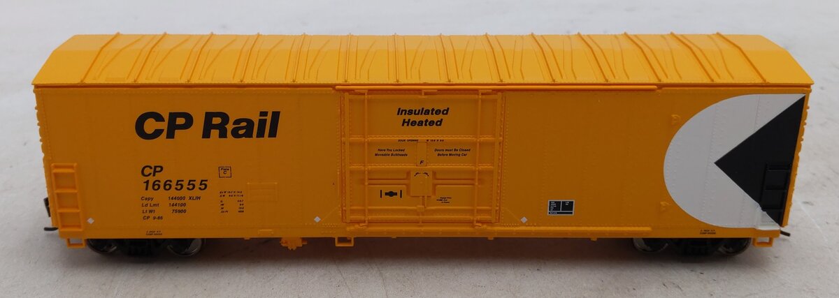 Walthers 931-1802 HO CP Rail Insulated Boxcar #166555 - Ready to Run