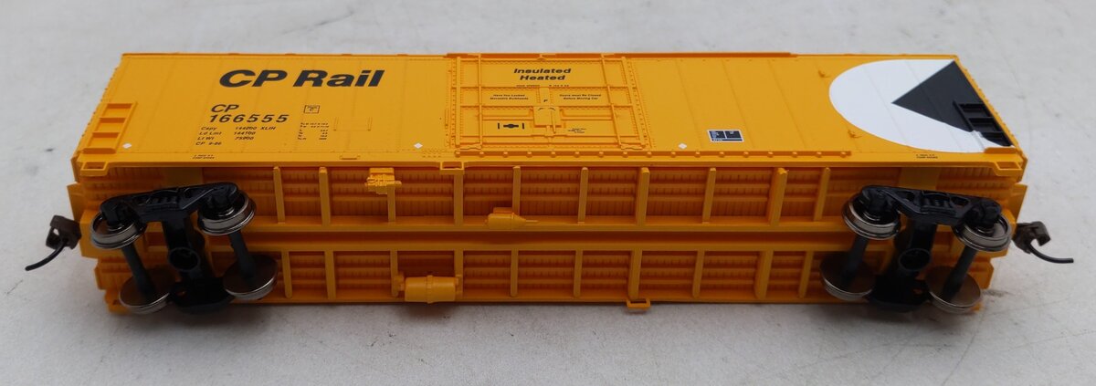 Walthers 931-1802 HO CP Rail Insulated Boxcar #166555 - Ready to Run