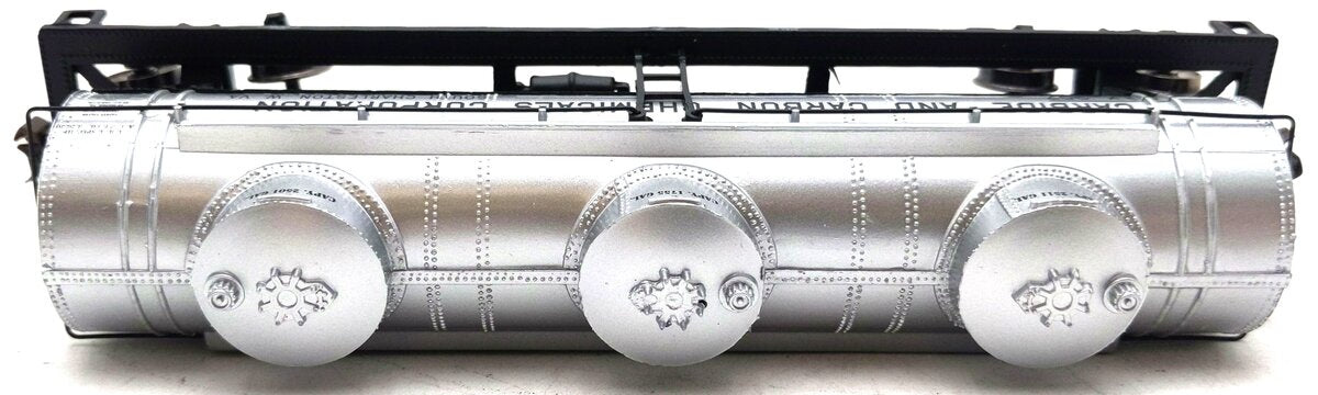 Bachmann 17144 HO Carbide and Carbon Chemicals Corporation 40' 3-Dome Tank Car LN/Box