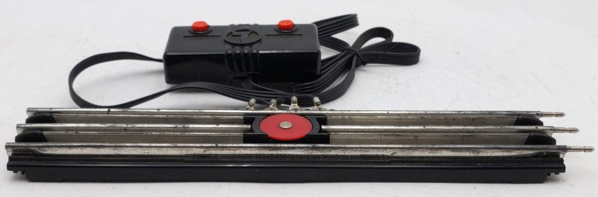 Lionel 6-5530 O Gauge Operating Track Section VG/Box