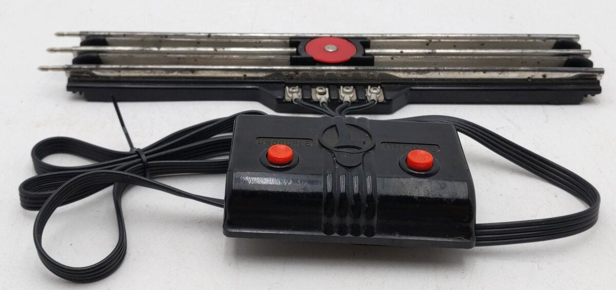 Lionel 6-5530 O Gauge Operating Track Section VG/Box