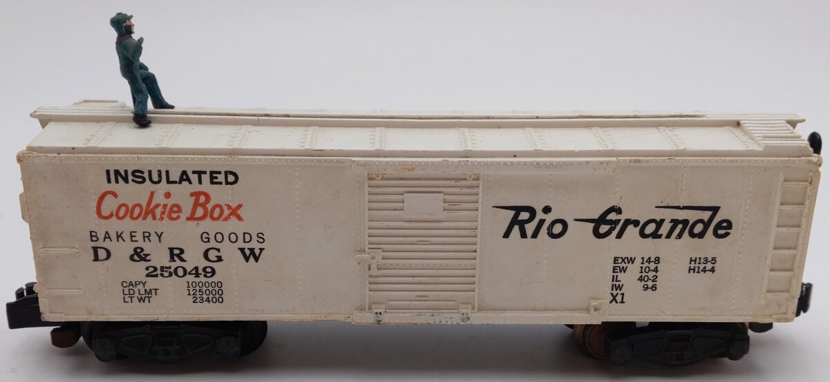 American Flyer 25049 Vintage S Gauge D&RG Operating Boxcar w/ Walking Brakeman VG