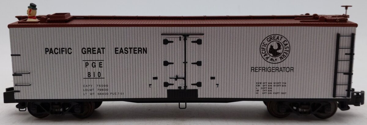 S-Helper 00497 S Scale Pacific Great Eastern Christmas Reefer #810 EX