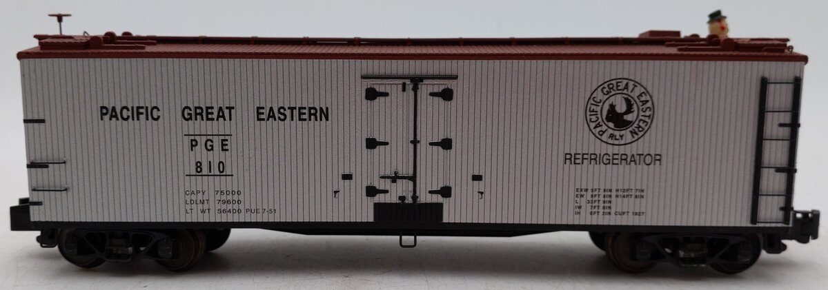 S-Helper 00497 S Scale Pacific Great Eastern Christmas Reefer #810 EX