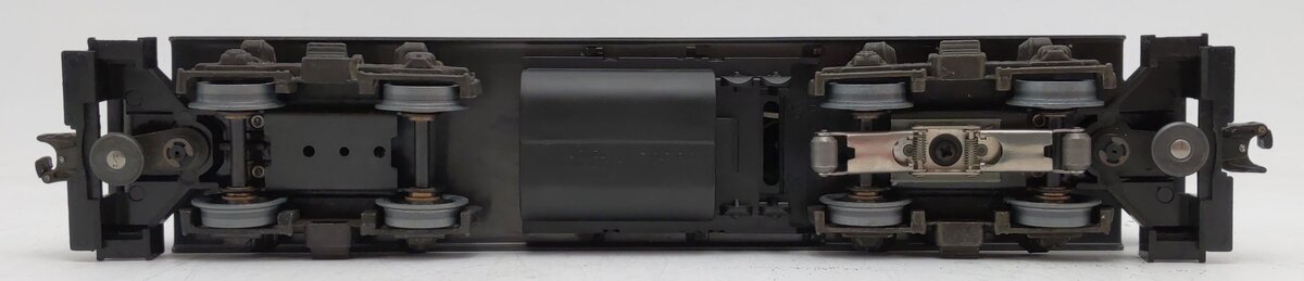 Lionel 6-8367 O Gauge Long Island GP20 Non-Powered Diesel Locomotive VG/Box