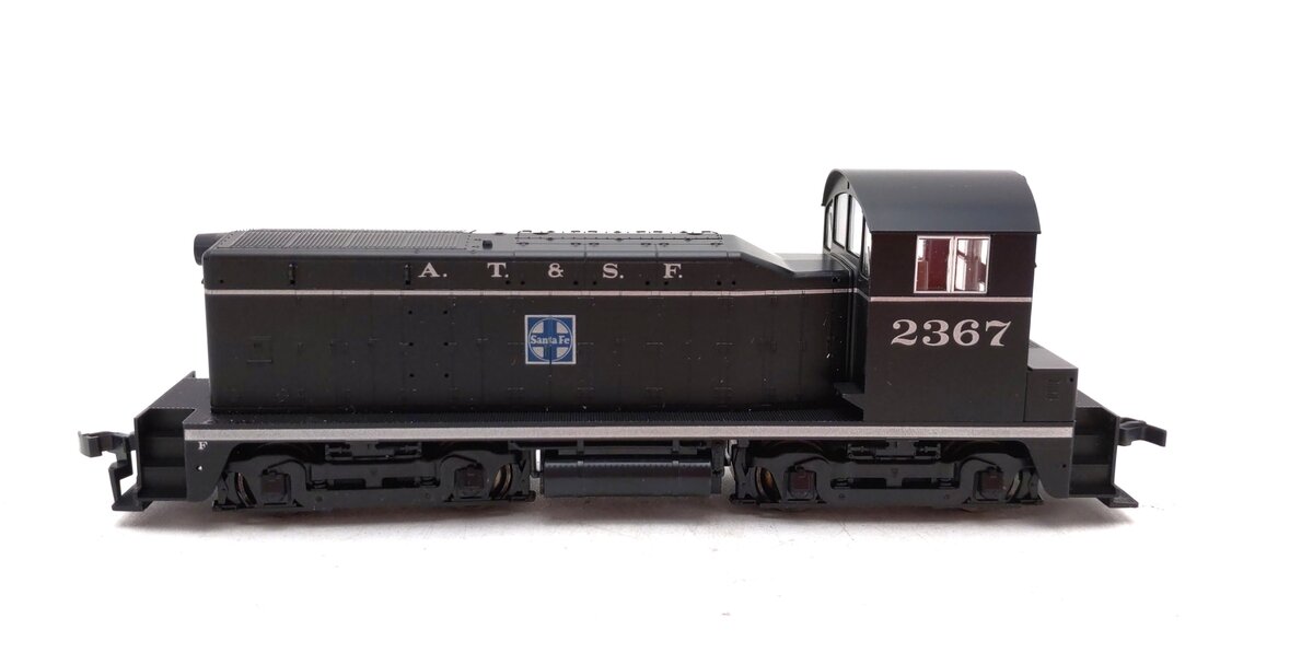 Kato 37-102 HO Scale ATSF EMD NW2 Diesel Locomotive #2367 LN/Box
