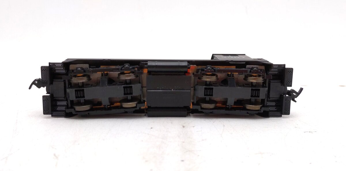 Kato 37-102 HO Scale ATSF EMD NW2 Diesel Locomotive #2367 LN/Box