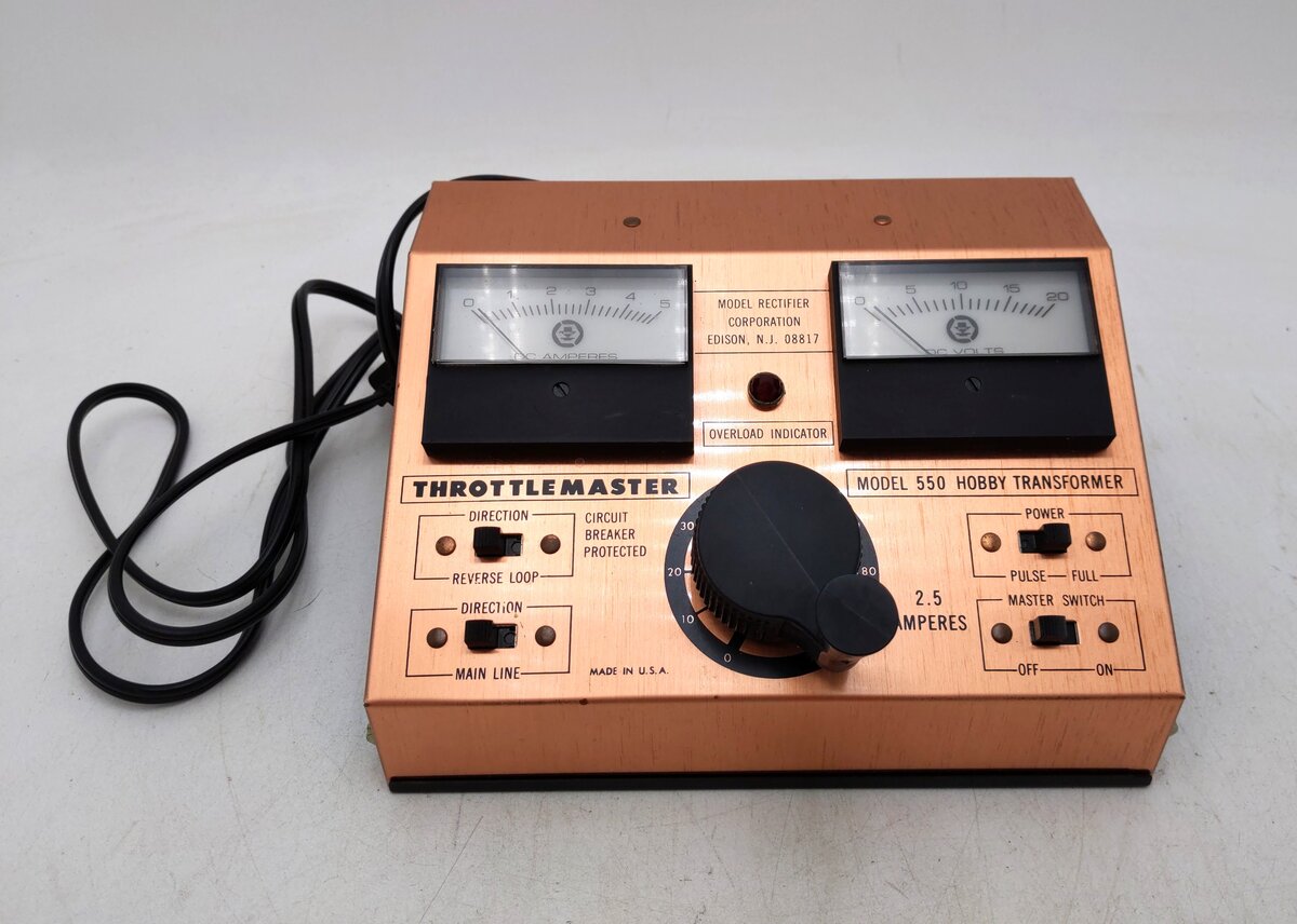 MRC 550 HO Powerpack with Dual Meters EX/Box
