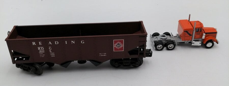 Lionel 6-6105 And 6-12794 O RDG Operating Hopper #6105 And A Die-Cast Tractor EX/Box
