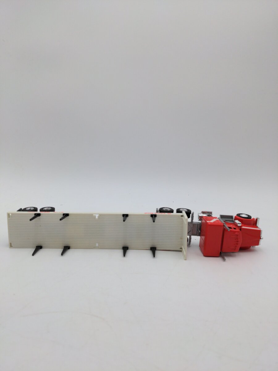 Lionel 6-12819 O Gauge Inland Steel Flatbed Tractor Trailer W/Stakes #12819 EX/Box