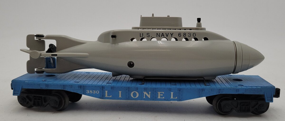 Lionel 3830 Vintage O Flatcar with Operating U.S. Navy Submarine #6830 VG