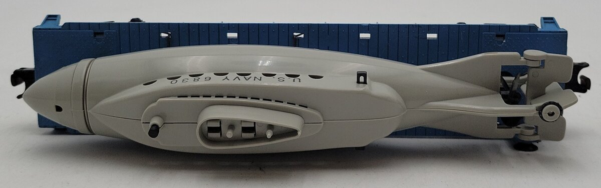 Lionel 3830 Vintage O Flatcar with Operating U.S. Navy Submarine #6830 VG