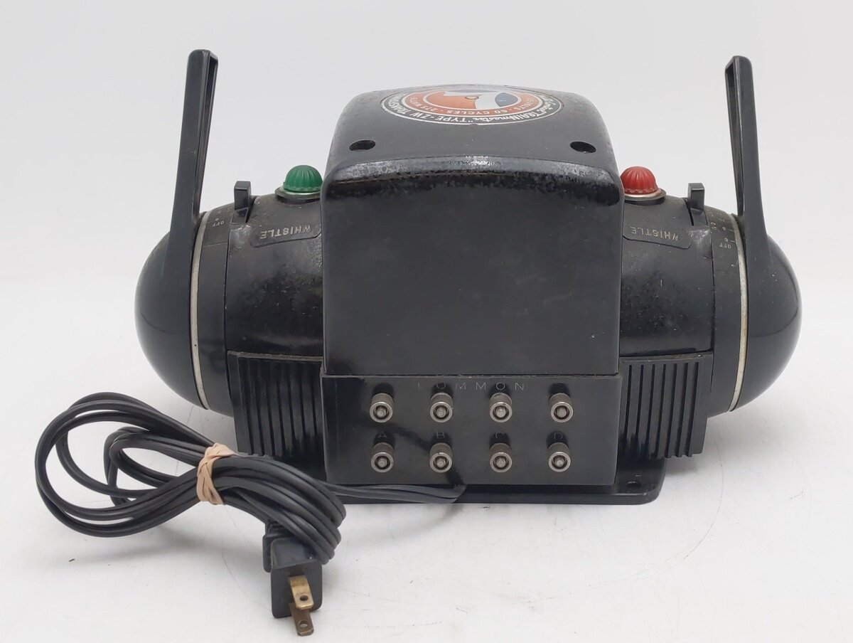 Lionel ZW O Gauge Vintage Trainmaster 275 Watt Transformer with Whistle VG/Box