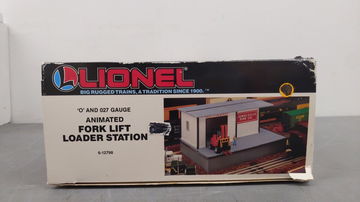 Lionel 6-12798 O/O27 Gauge Operating Forklift Loader Station EX/Box
