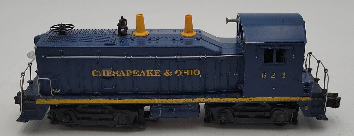 Lionel 624 Vintage O Chesapeake & Ohio NW-2 Powered Diesel Locomotive VG
