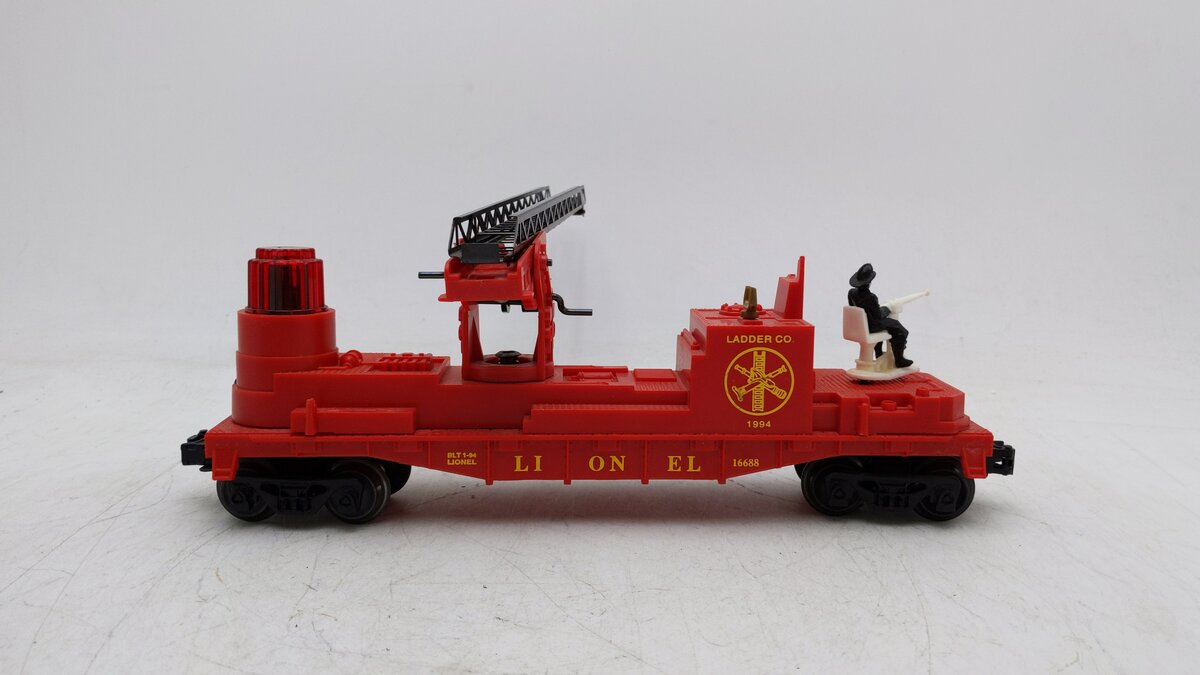 Lionel 6-16688 O Gauge Red Operating Fire Ladder Car EX