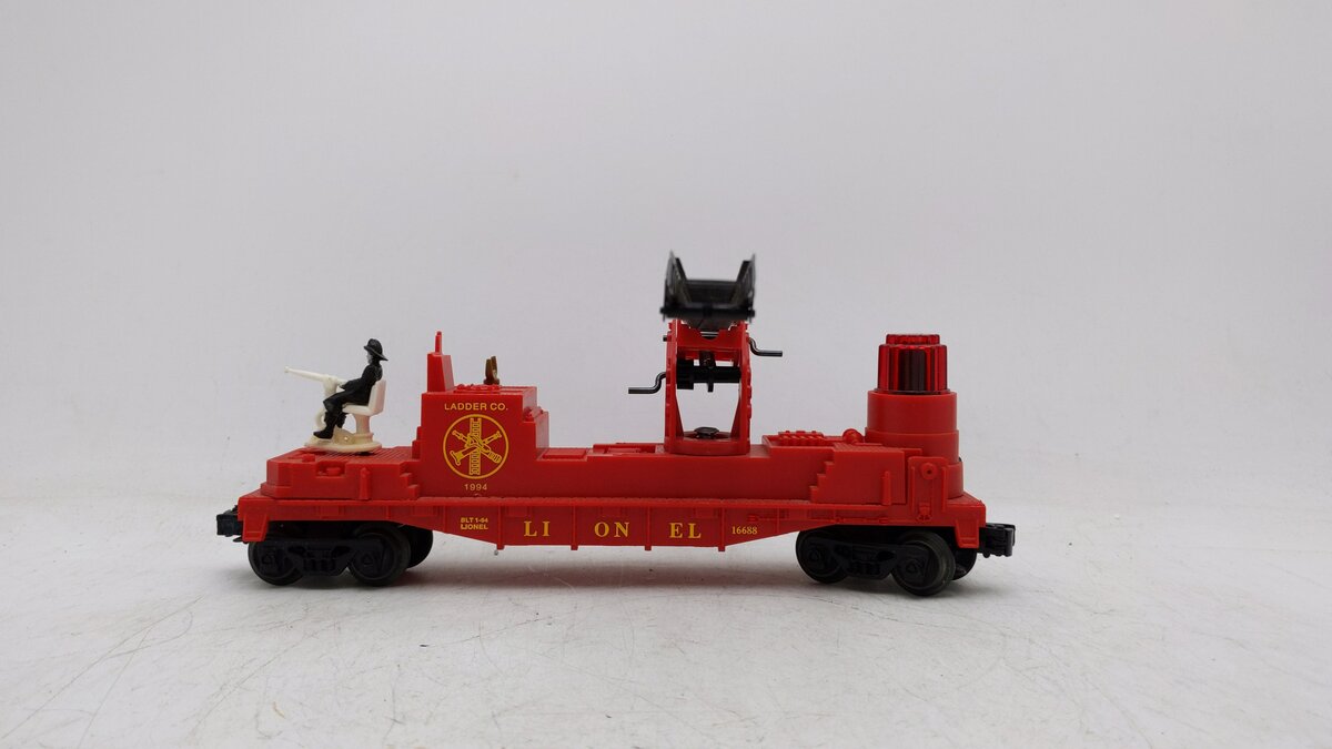 Lionel 6-16688 O Gauge Red Operating Fire Ladder Car EX