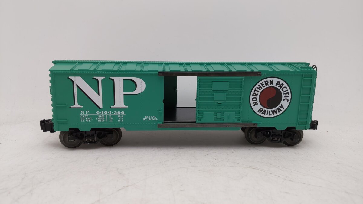 Lionel 6-19284 O Gauge Northern Pacific 6464 Boxcar #6464-396 EX/Box