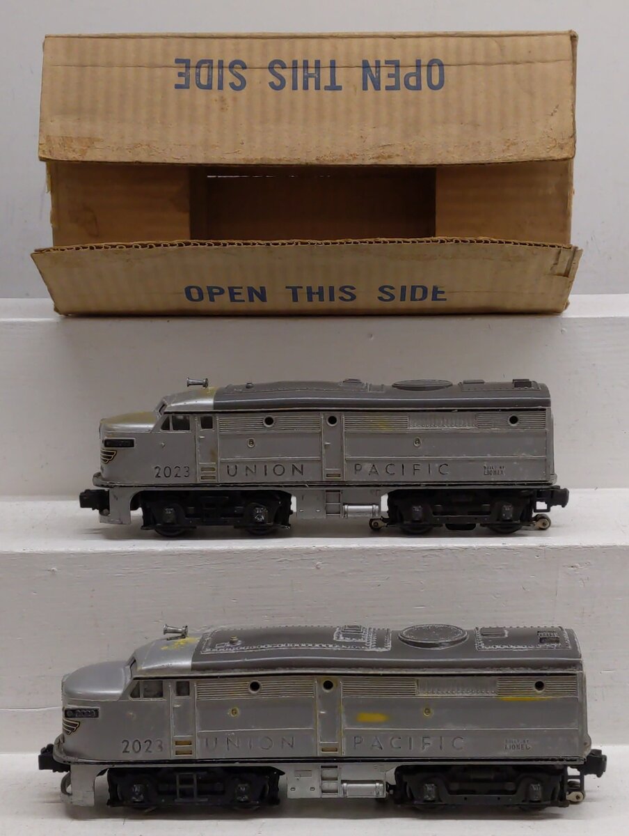 Lionel 2023 Vintage O Union Pacific Alco AA Diesel Locomotives - Silver & Gray/Box
