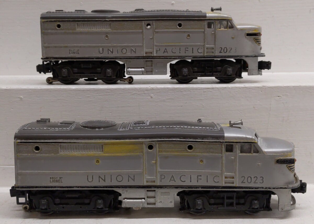 Lionel 2023 Vintage O Union Pacific Alco AA Diesel Locomotives - Silver & Gray/Box