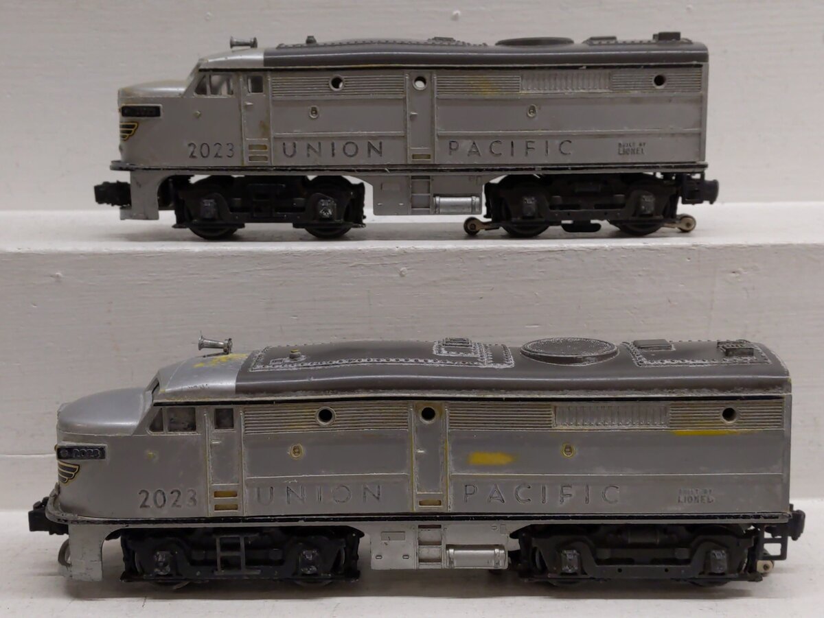 Lionel 2023 Vintage O Union Pacific Alco AA Diesel Locomotives - Silver & Gray/Box