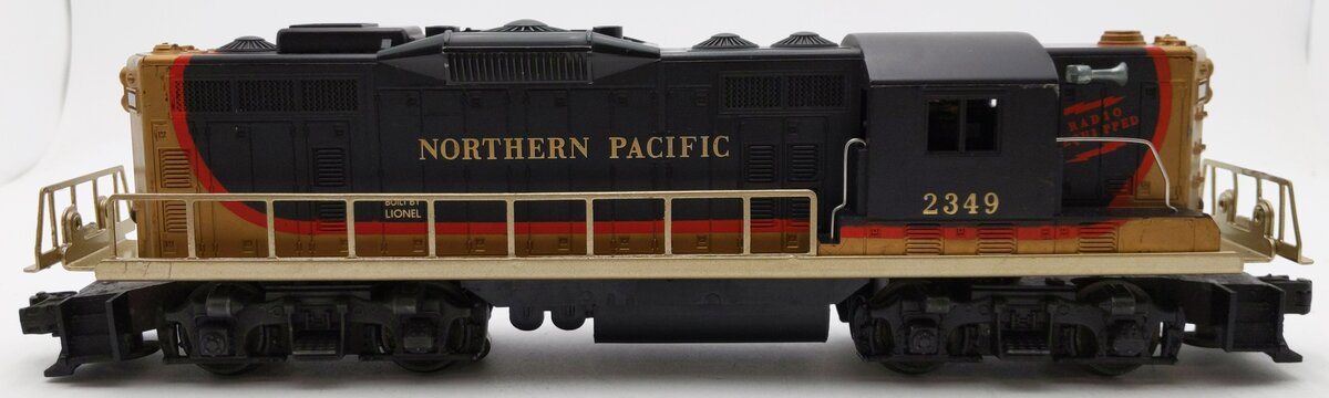 Lionel 2349 Vintage O Northern Pacific GP-9 Diesel Locomotive VG/Box