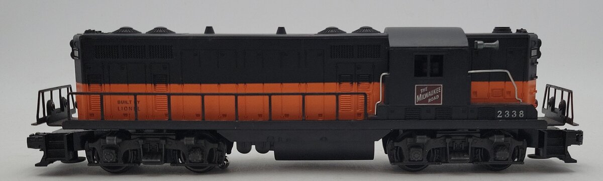 Lionel 2338 Vintage O Gauge Milwaukee Road Powered GP-7 Diesel Locomotive VG