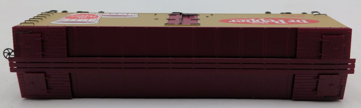 MTH 81-94010 Dr. Pepper HO Scale R40-2 Woodside Reefer Car