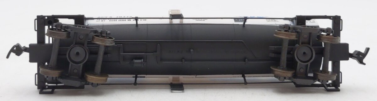 Atlas 1701 HO J.M. Huber Tank Car #79380