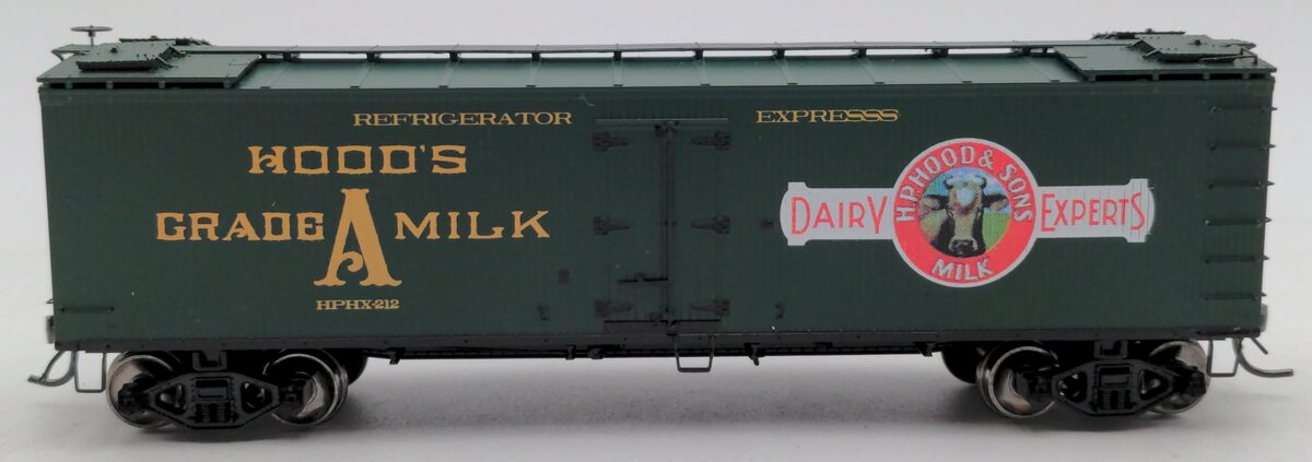 MTH 81-94015 Hood's Dairy HO Scale R40-2 Woodside Reefer Car