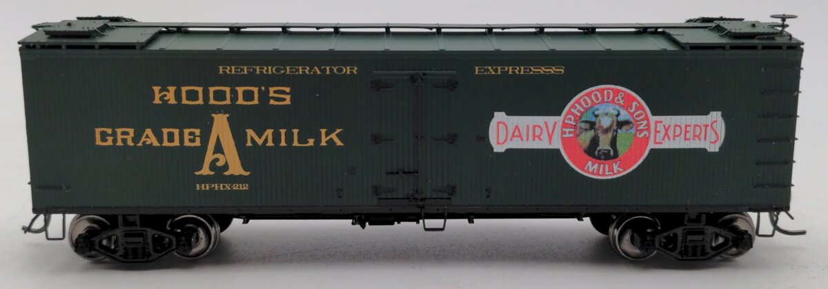 MTH 81-94015 Hood's Dairy HO Scale R40-2 Woodside Reefer Car