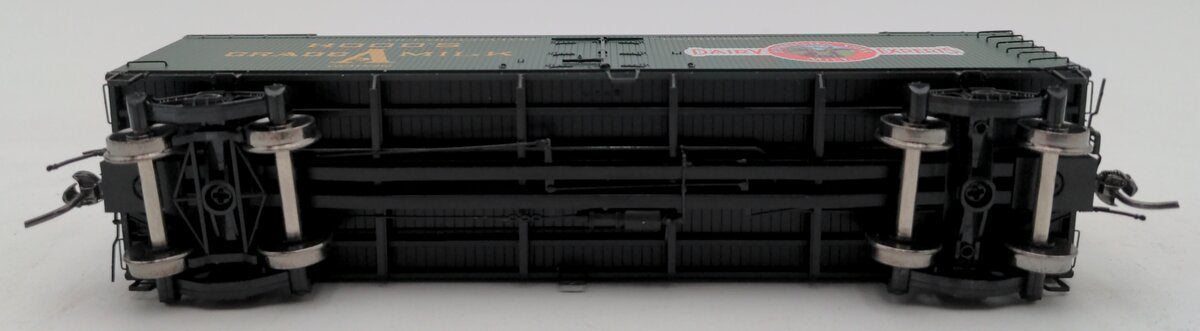 MTH 81-94016 Hood's Dairy HO Scale R40-2 Woodside Reefer Car