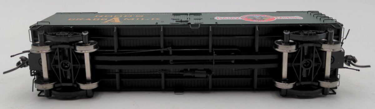 MTH 81-94014 Hood's Dairy HO Scale R40-2 Woodside Reefer Car